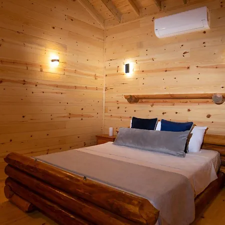 Mukha Bed & Breakfast *
